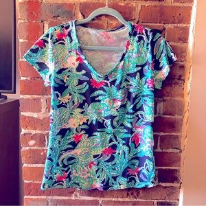Lilly Pulitzer v neck T-Shirt